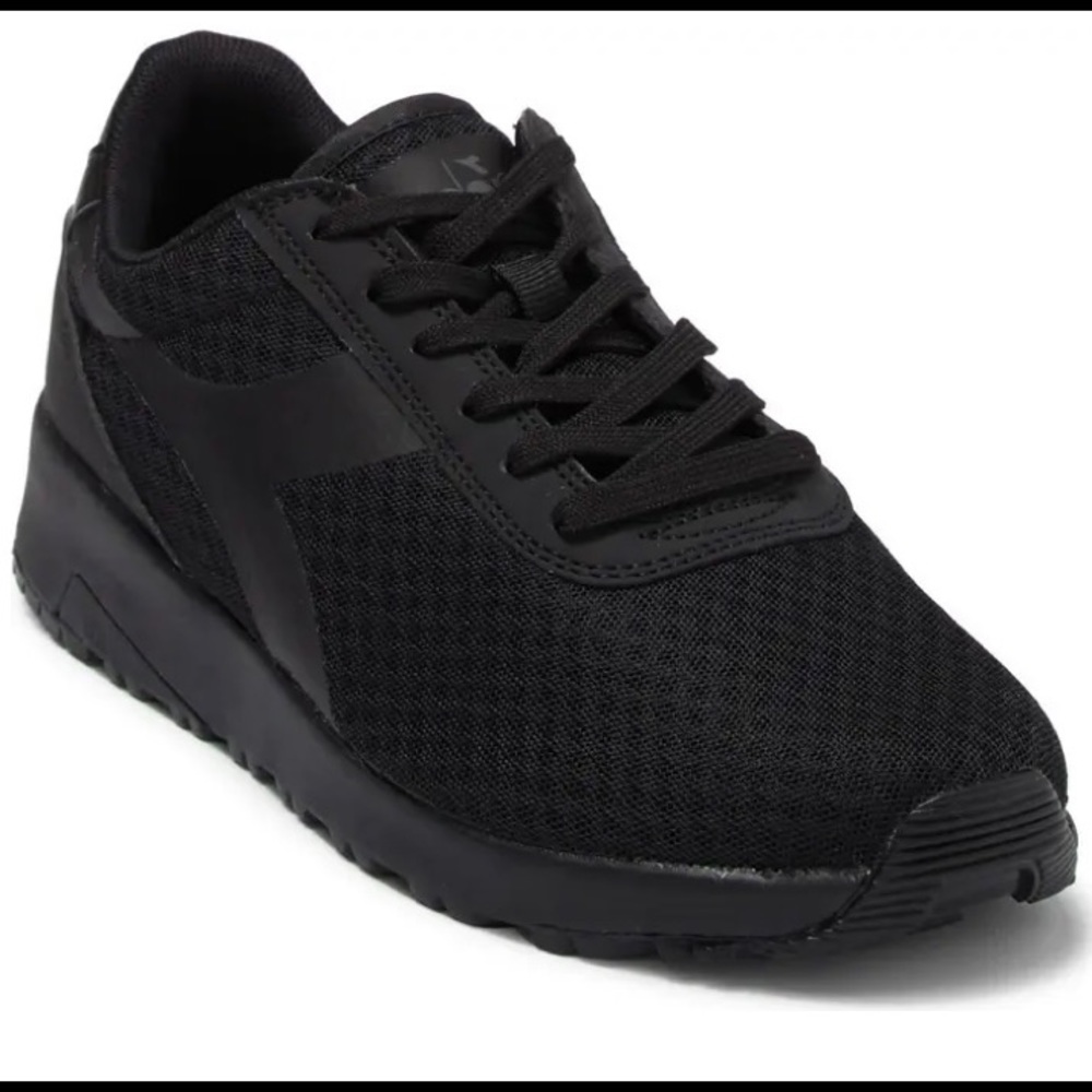 NEW Diadora running shoes; comfy & stylish enough for everyday